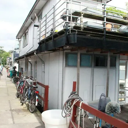 Bed & Breakfast Houseboat Sooki *