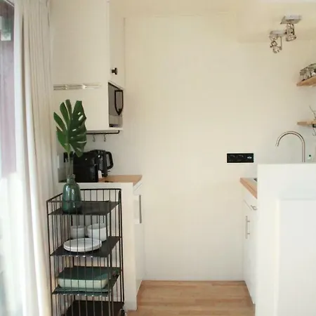Bed & Breakfast Houseboat Sooki *