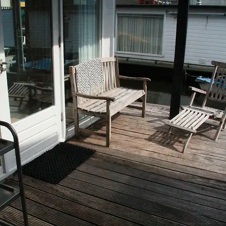 Houseboat Sooki